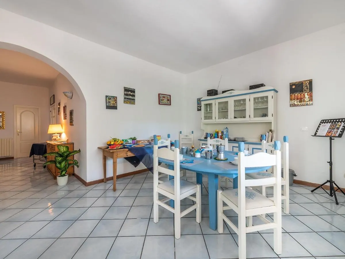 Bed and Breakfast Il Giardino dell'Arte Capoterra Bed & Breakfast