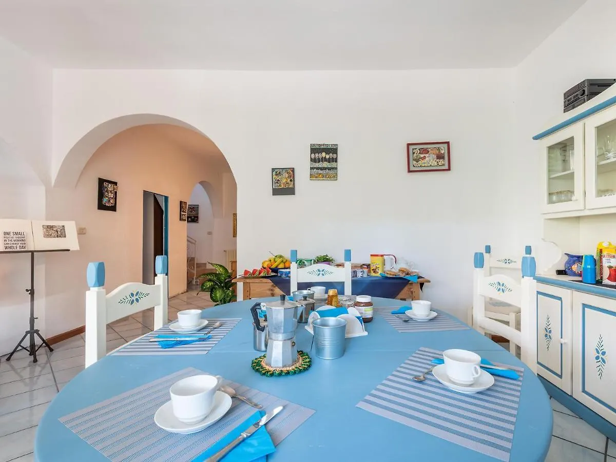 Bed and Breakfast Il Giardino dell'Arte Capoterra 0*,  Italia