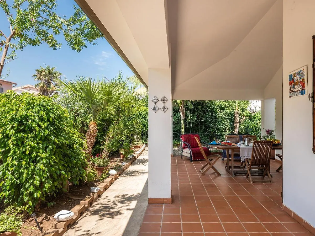 Bed & Breakfast Bed and Breakfast Il Giardino dell'Arte Capoterra