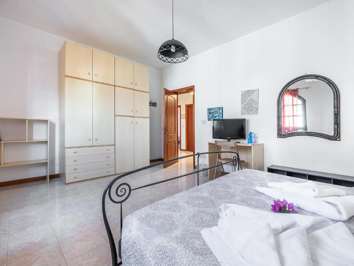 Bed and Breakfast Il Giardino dell'Arte Capoterra Bed & Breakfast
