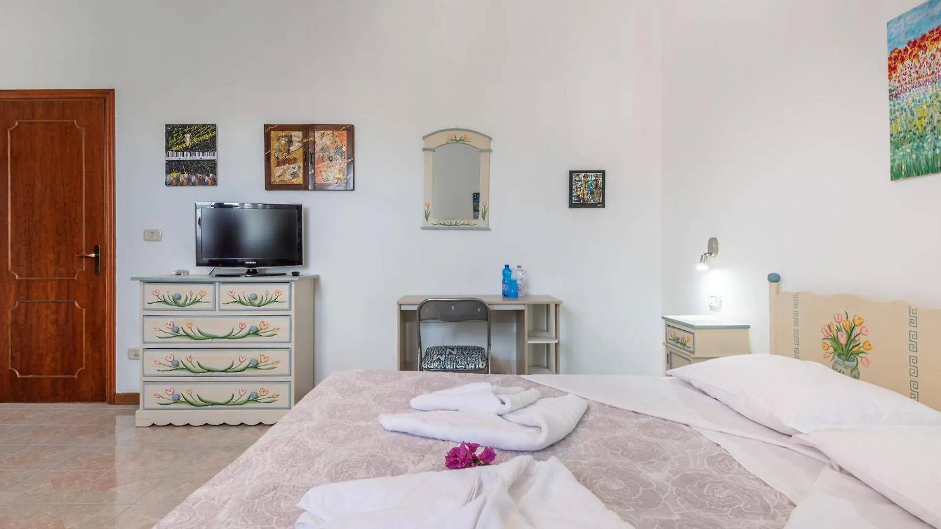 Bed and Breakfast Il Giardino dell'Arte Capoterra 0*,  Italia